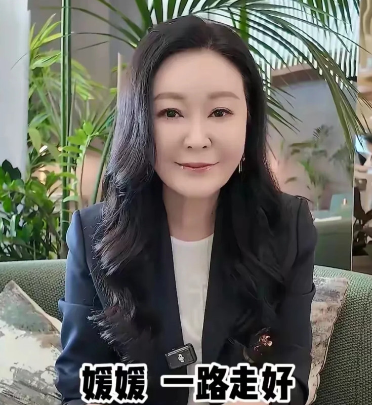 一觉醒来，这个叫王小骞的主持人天都塌了。说实话，本来压根就不知道这个主持人的名