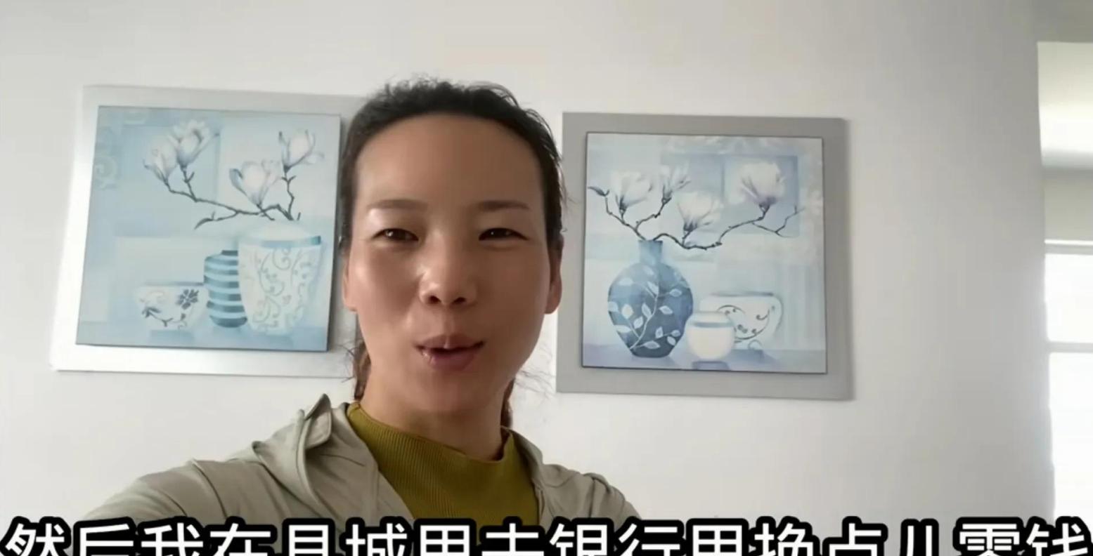 聪聪结婚准备工作如火如荼。华强和聪聪回老家帮忙，而“倔媳妇”则在县城一手