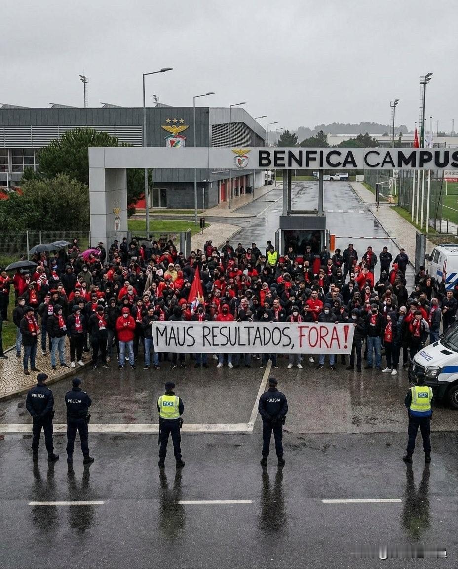 穆里尼奥迎来了前所未有的危机！据悉，本菲卡俱乐部主席与穆里尼奥都面临着危机。