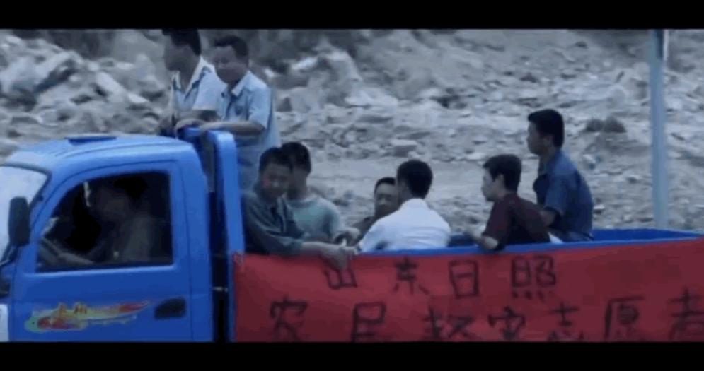 2008年，10个山东大汉在餐馆吃饭，却只点了1土豆丝和1鸡蛋汤。老板娘撇着