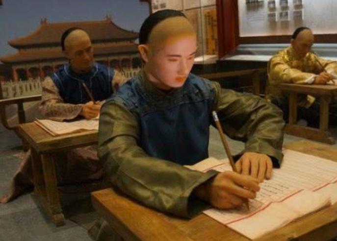 清朝最穷状元，殿试时在考卷上写8字，皇帝看后说状元就他了。他是清朝历史上唯一一个