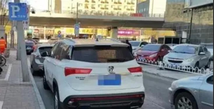 太原交警最近在很多路段开始了摩托车采集违停信息和处罚了。这两年，自从淄博因为烧