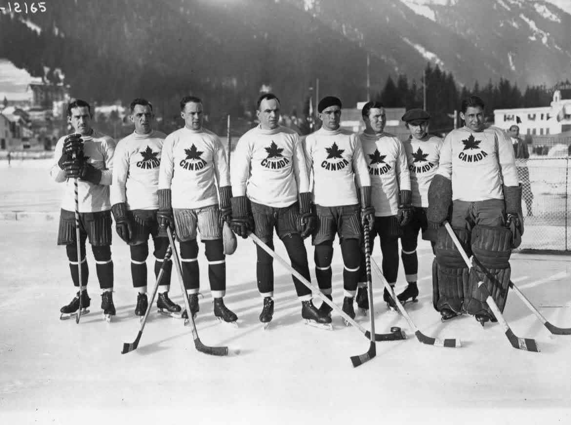 珍贵的历史照片！1924年第一届冬奥会在法国夏慕尼举办，来自16个国家的250