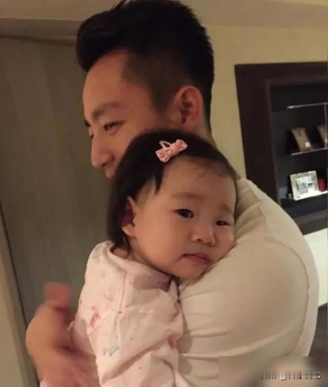 别再光顾着恭喜汪小菲了。你得看清楚，这个正月初七出生的儿子，到底意味着什么。