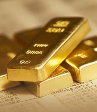 历史总是会惊人地相似！ 2013年黄金大幅下跌时，大妈们就扎堆抢购，觉得是抄