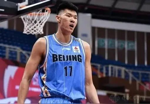 哈哈哈，新疆飞虎男篮真的成了给北京北汽男篮输送顶薪球员的球队呀！