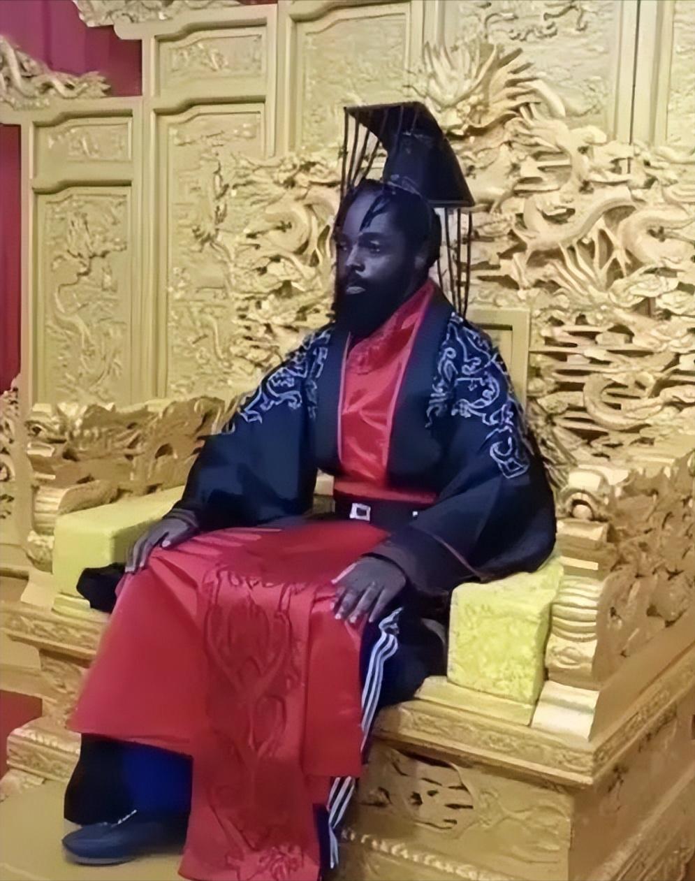 没有家贼引不来外鬼！中国的崇洋媚外，首先是公知所控制的媒体和教育系统推波助澜！