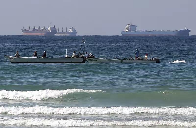 我很想说，霍尔木兹海峡一旦真被封死，全球能源市场直接炸锅，史诗级动荡跑不了。中、