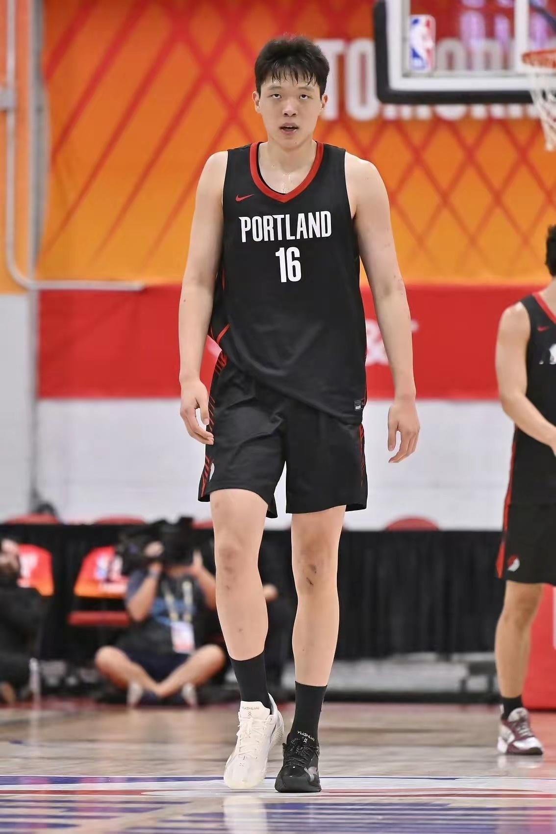 杨瀚森开拓者队记坦言，杨瀚森目前还不具备NBA即战力，在G联赛他能拿到