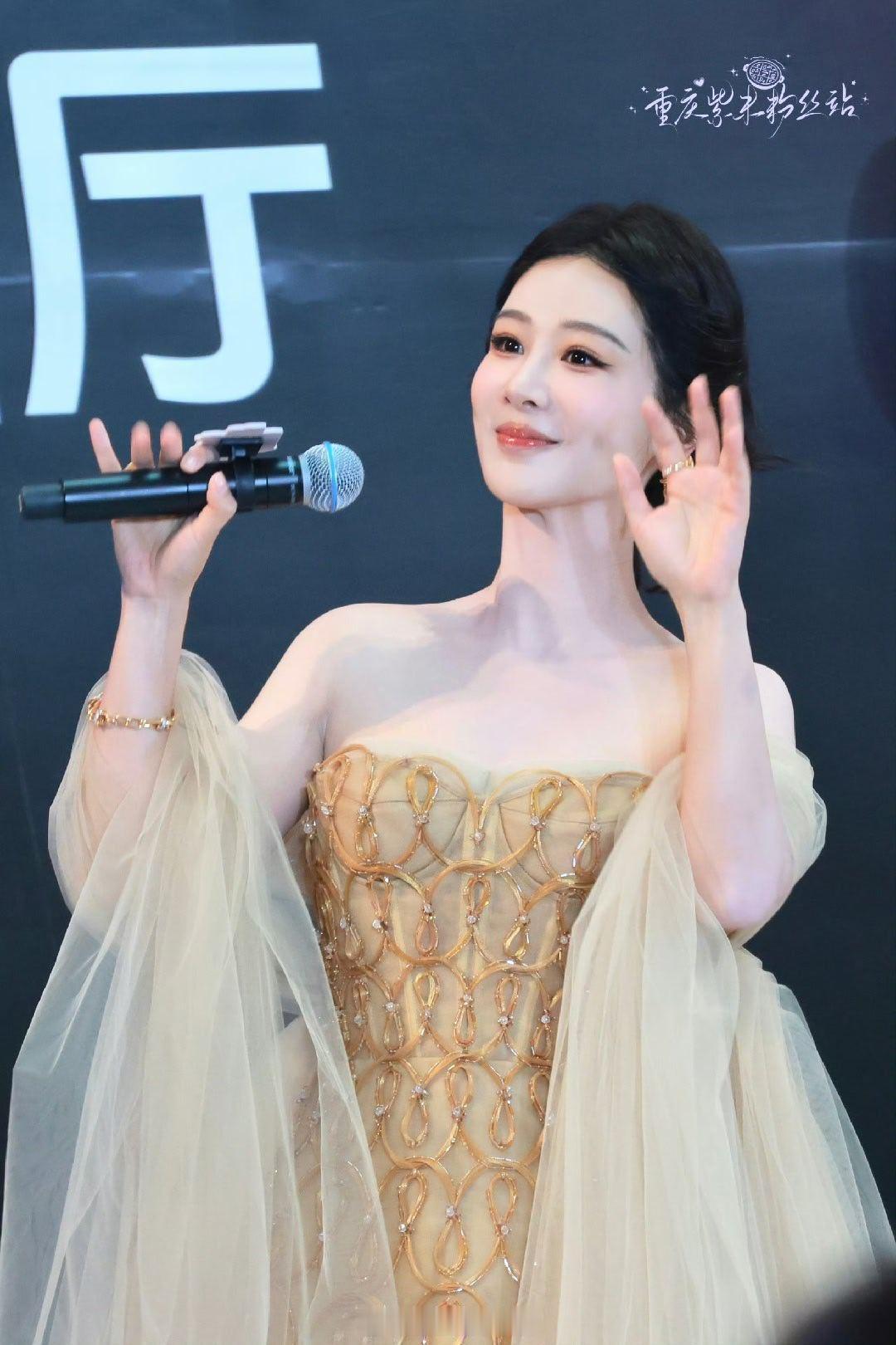 杨紫有种气血充足的美杨紫都瘦成啥样了杨紫这姐姐的状态太顶啦！迷死我啦