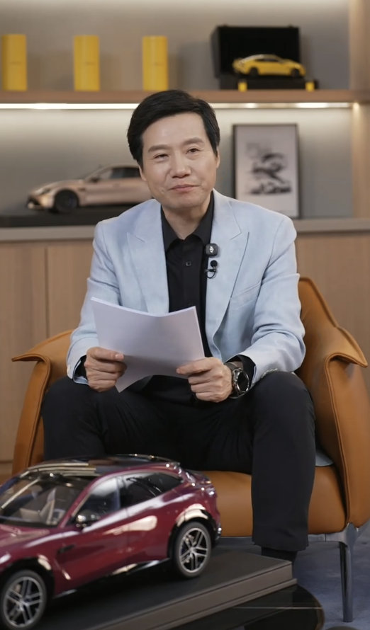 【雷军确认第一代SU7停产雷军回应第一代SU7停产】2月10日，在直播中表示：前