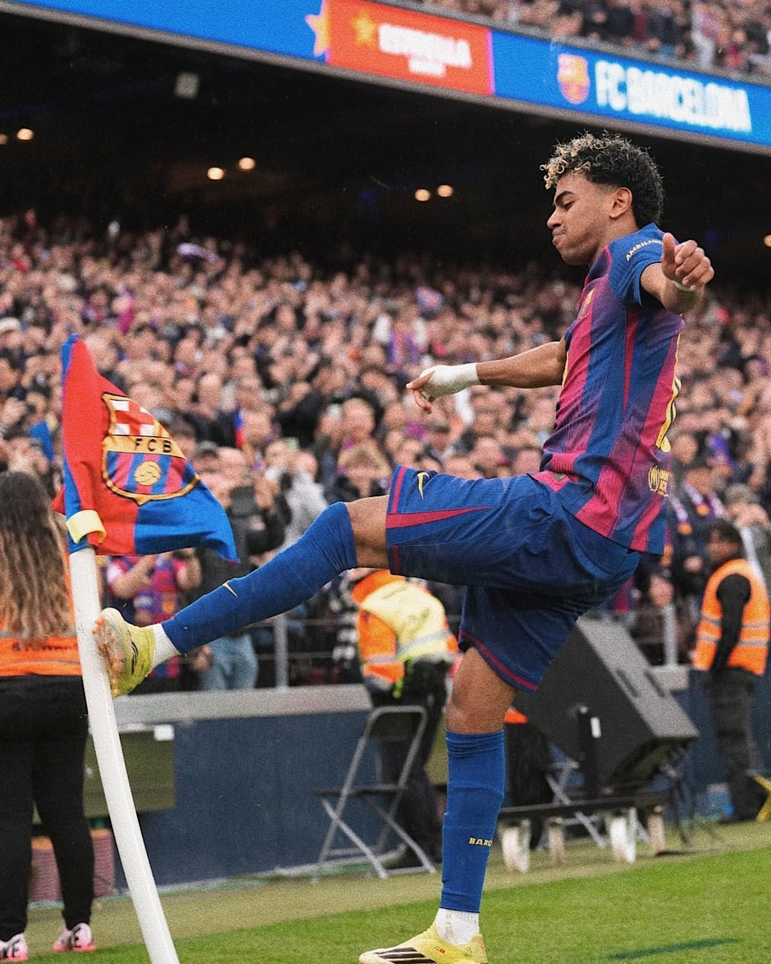 4-1！亚马尔帽子戏法创纪录，巴萨大胜黄潜，领跑西甲西甲第26轮，巴萨主场4-1