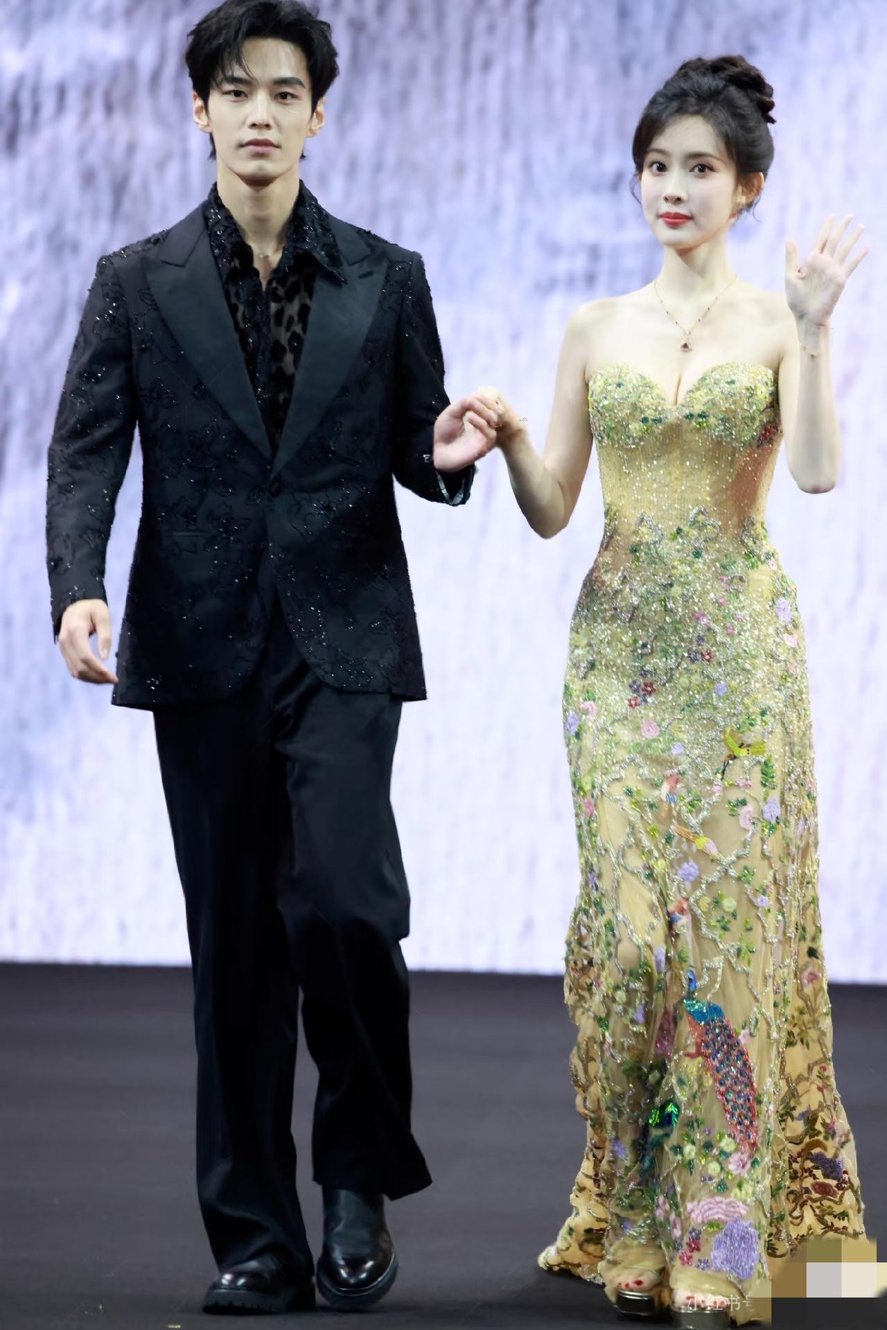 太美了，从头美到脚