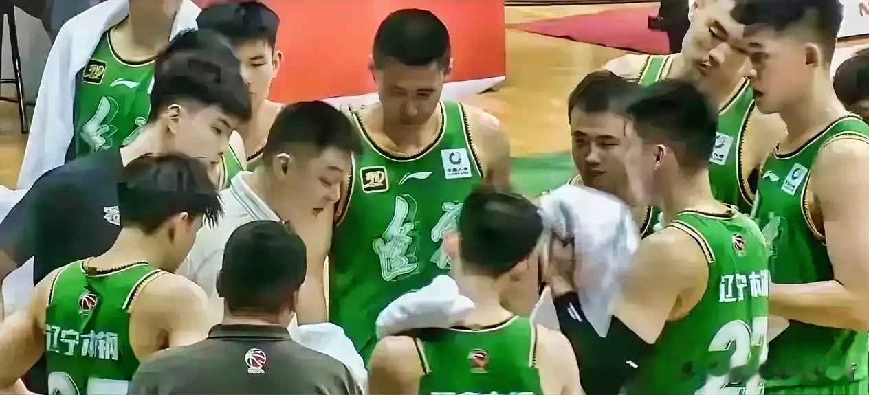 辽篮的这几位年轻球员，不是李虎翼，也不是俞泽晨，下赛季最应该培养使用人是他，，，