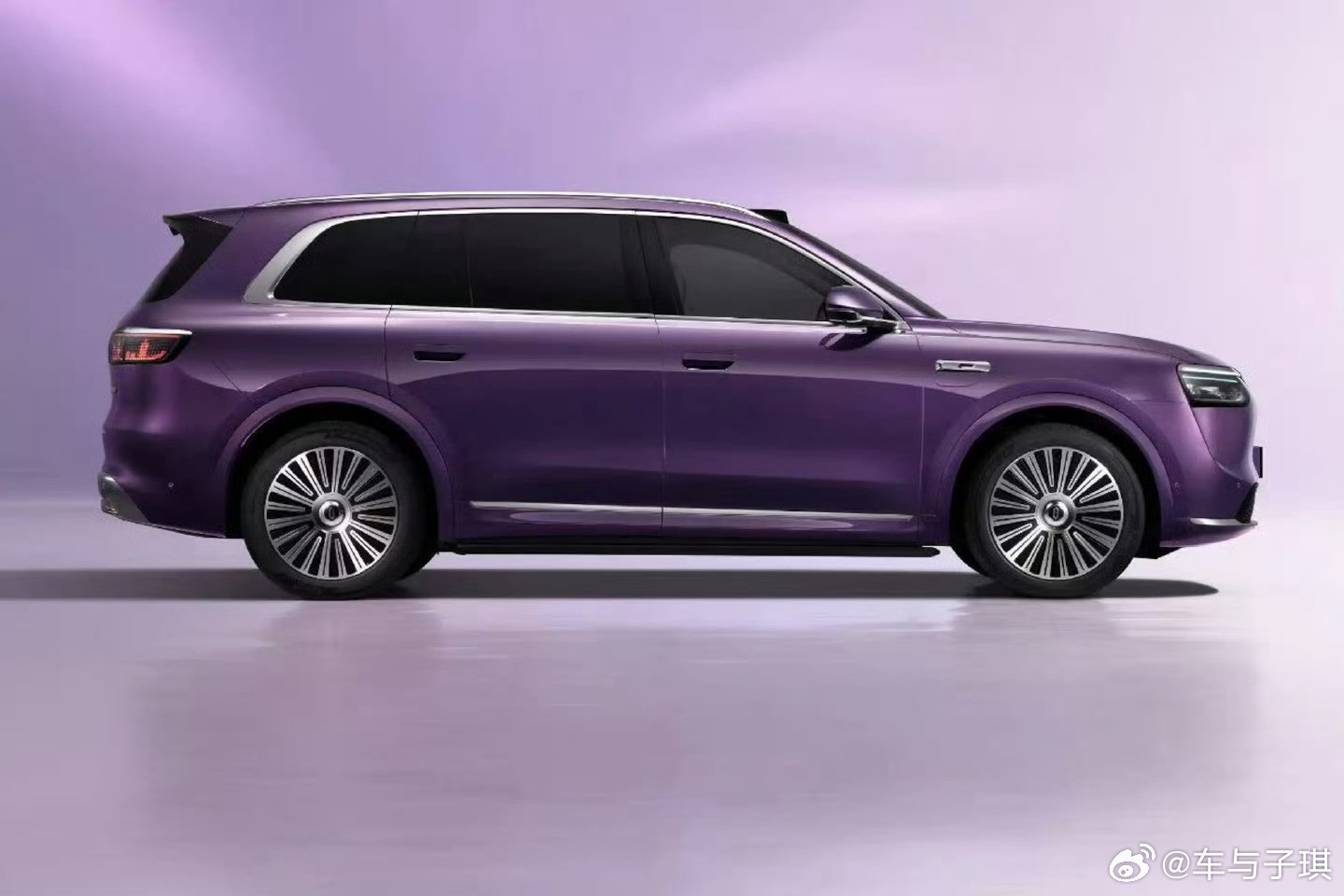 作为家用SUV，M8用下来确实省心又踏实。智能功能很贴合日常，OTA升级后安全感