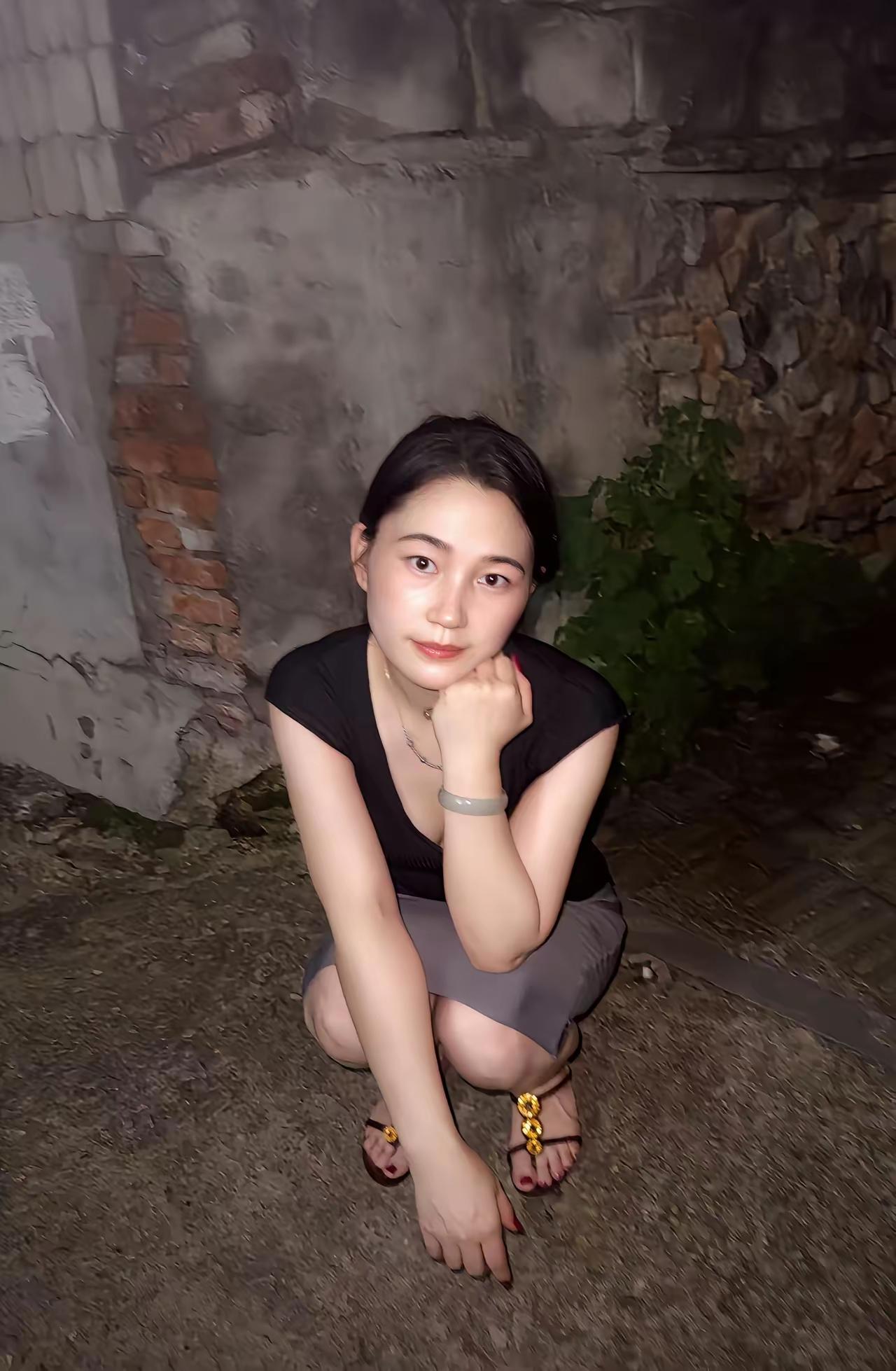 除了我老公，我是不会給别的男人靠近我的[比心]