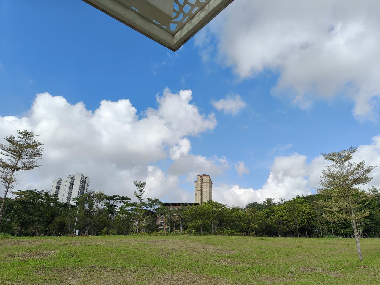 我老家那边，一天是两顿饭，早上十点下午四点。到城里后，就变成一日三餐。年轻时