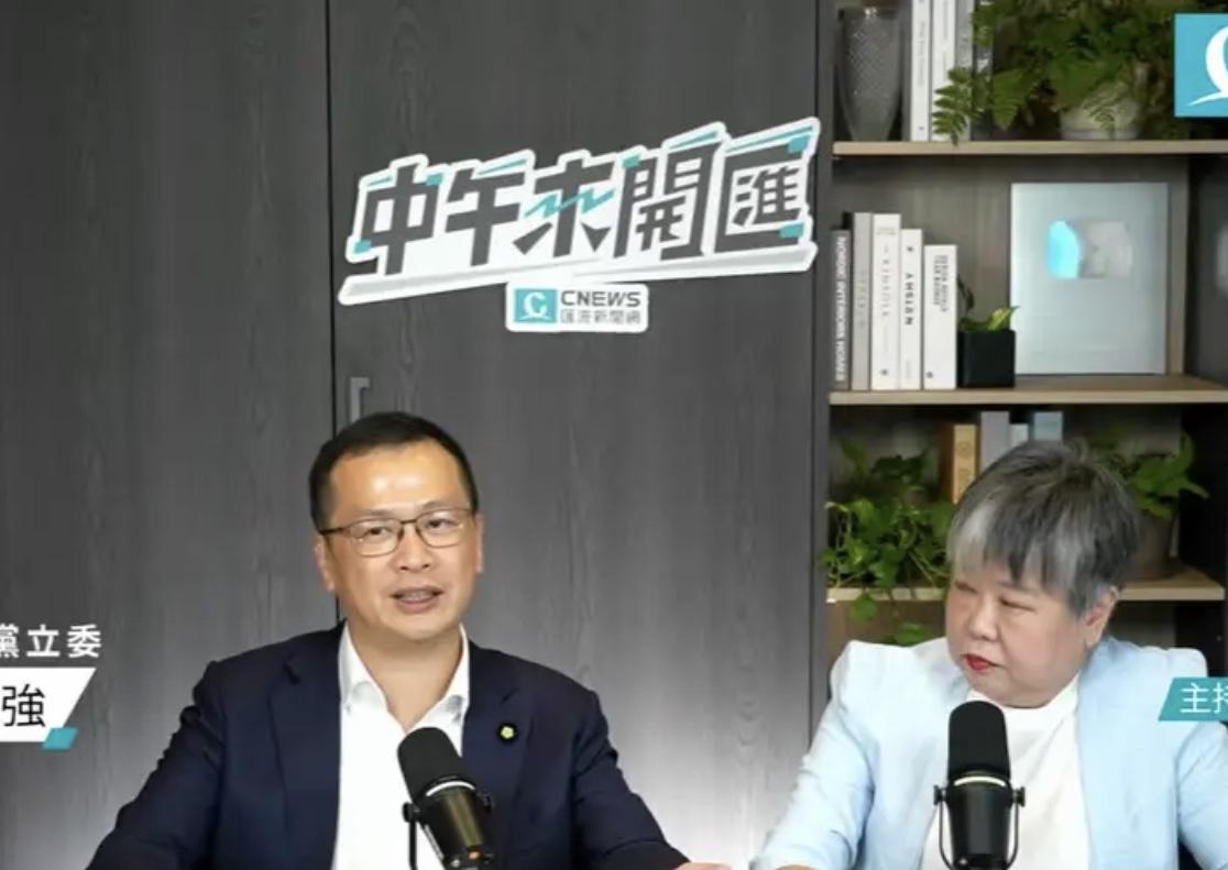 罗智强民调第三还硬刚到底，这波操作是“真勇士”还是“政治算盘”？面对赵少康/郝龙