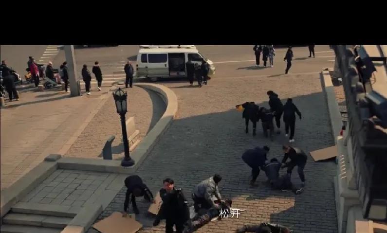 11.《以法之名》。听说有人要联名控告行业大佬万海，卖瓷砖的张老板可高兴了，他第