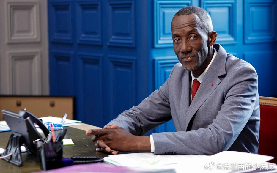 法国的黑左真是越来越离谱了！法国不是有一条“冬季停驱期”的法令嘛，就是说每年1