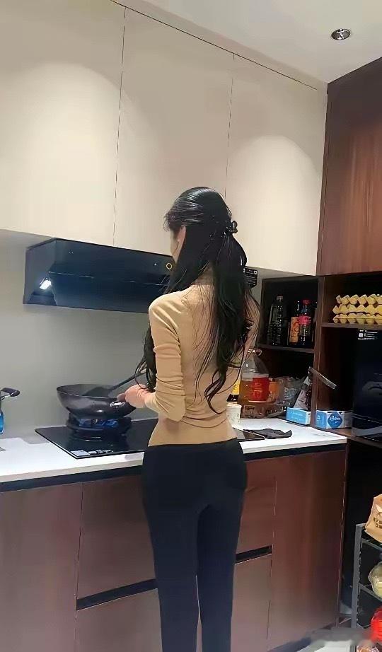 这背影没谁了哈哈