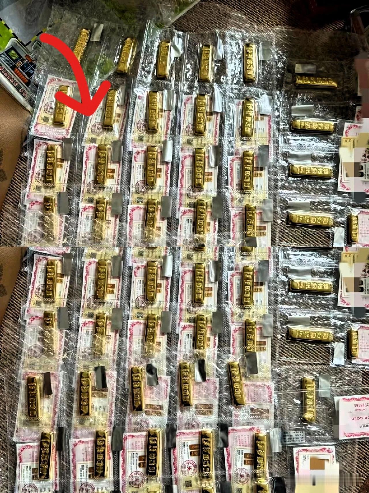 这下好了，昨天买黄金的估计都快哭了，5月12日金价涨到1044，我在1043