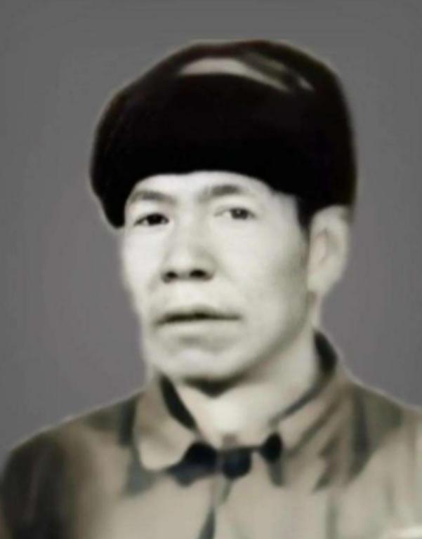 1955年冬，抗战英雄肖万世，爱上地主家18岁女儿。上门提亲时，地主怒吼：