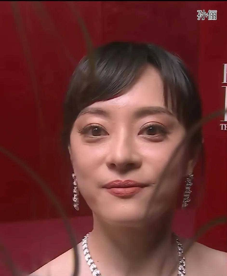 时尚芭莎这次的怼脸拍，得罪了不少明星。但是，好多人都不知道时尚芭莎多么用心良苦