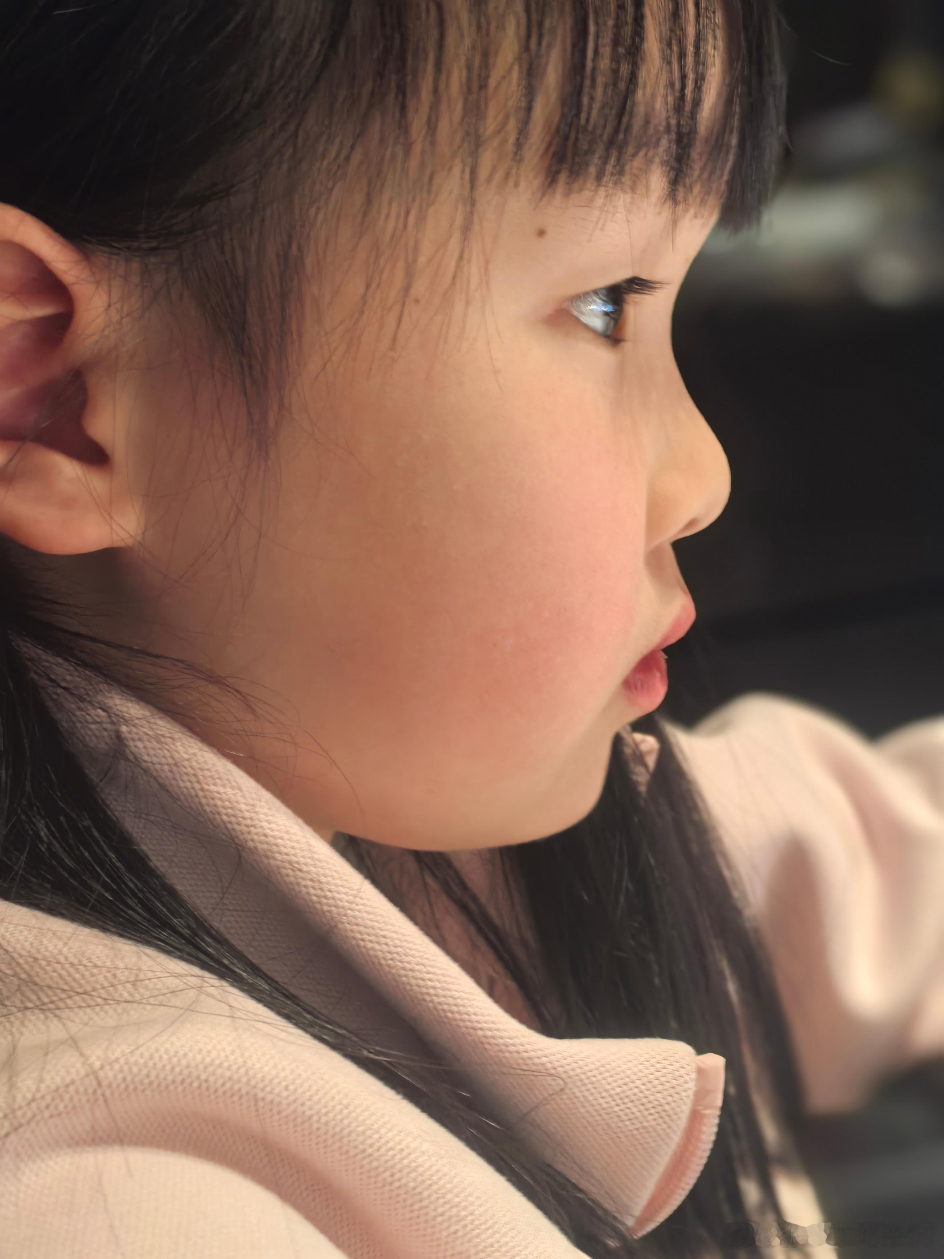 突然发现我已经两三天没出门了到了冬天穿睡衣以后不想穿衣服，然后呢就彻底宅家里了早