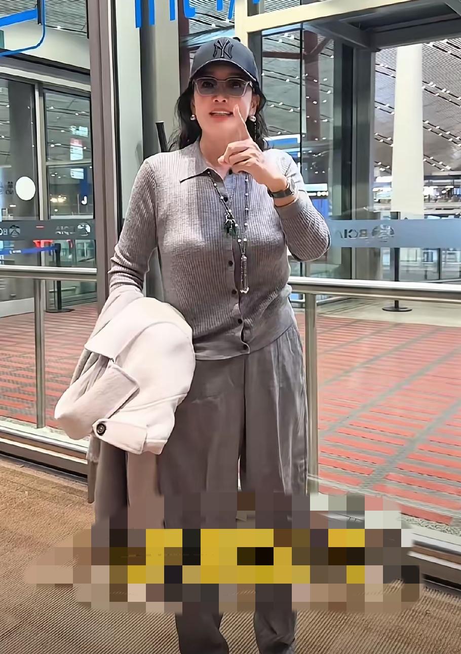 一场席卷全网的S家遗产拉锯战，各路当事人轮番发声表态，唯有张兰的态度，让无数网友