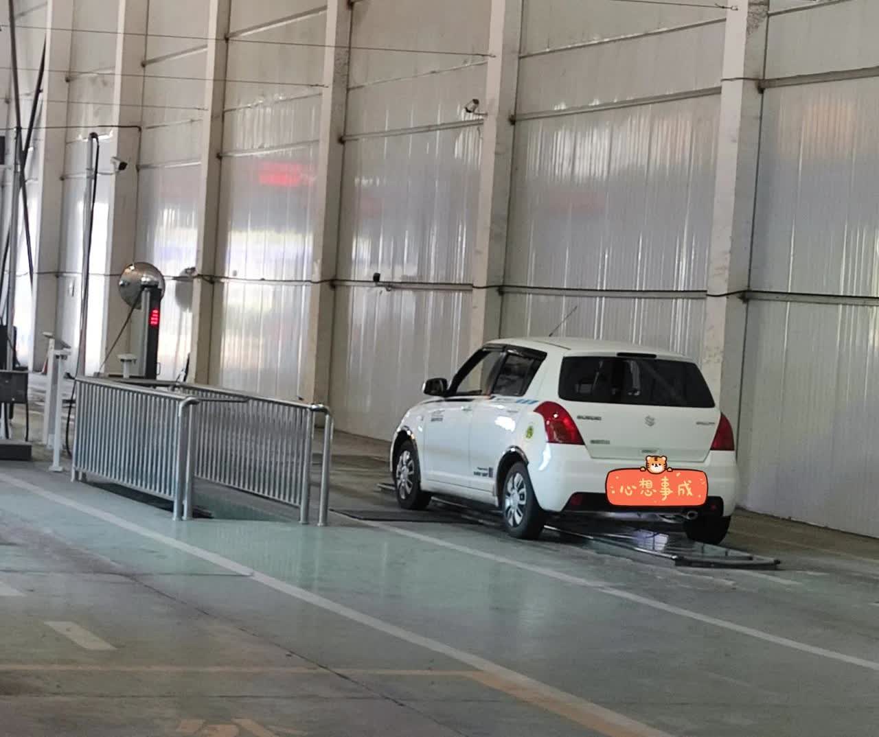 2013年9月的老雨燕，今天去验车，加了95号汽油，换了空气滤芯，高架上跑了半小