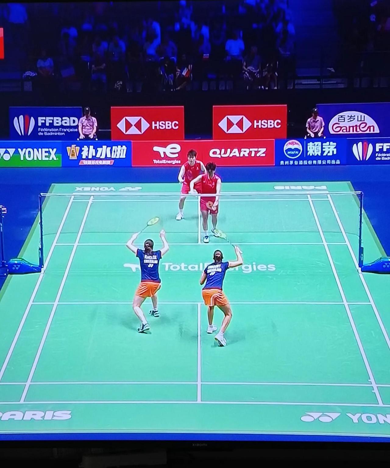 刘圣书谭宁2:0战胜一对瑞士组合，晋级第三轮。刘圣书谭宁组合，这是她们第一次参