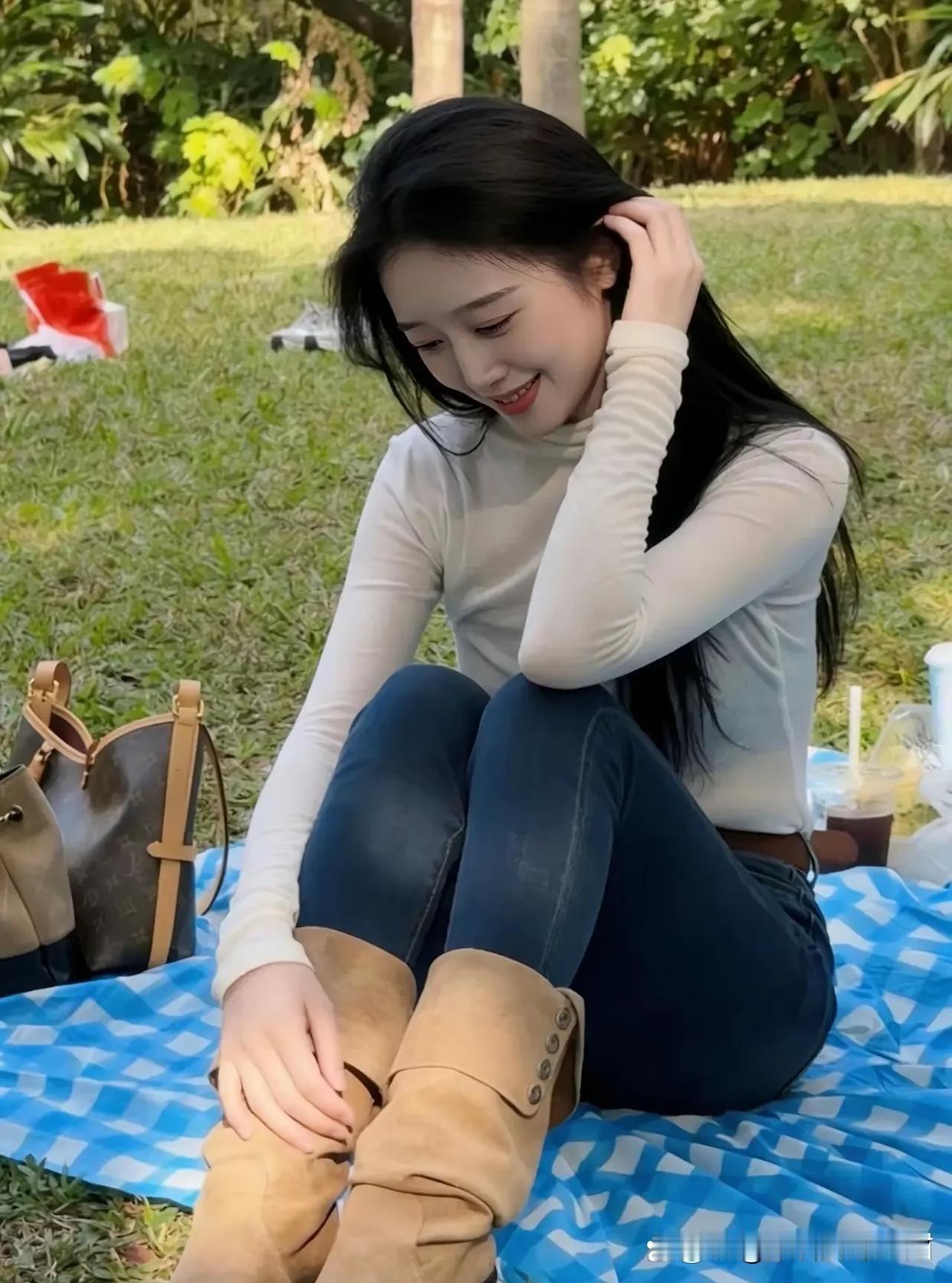 晒图笔记大赛晒图笔记大赛这主题太赞了，阳光下的野餐时光简直绝了！就像吴谨言穿黄