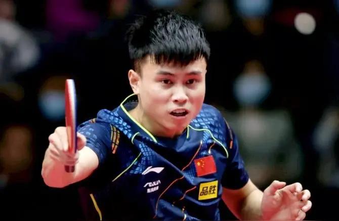 凭什么让周启豪让出世乒赛入场券？周启豪在伦敦世乒赛选拔赛中，过关斩将，夺得头名，