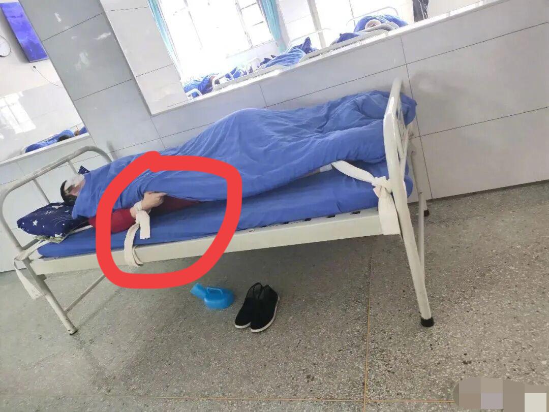 感谢新京报记者的勇敢，竟然冒险卧底湖北两家医院，揭开虐待病人、骗取医保资金的黑幕