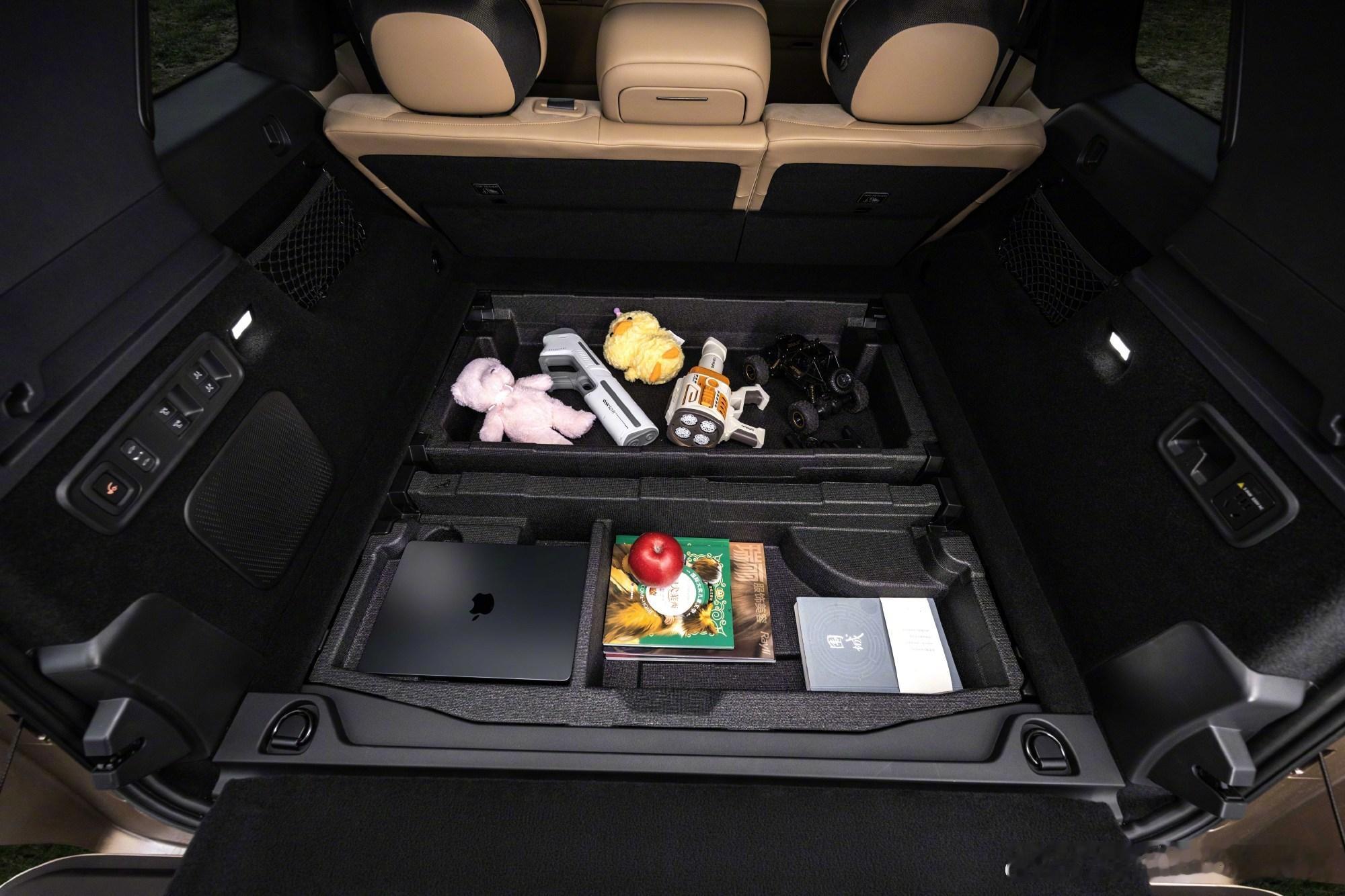 大六座市场已经卷麻了，对于三四口人的小家庭来说，大五座其实会更合适一点，二排空间