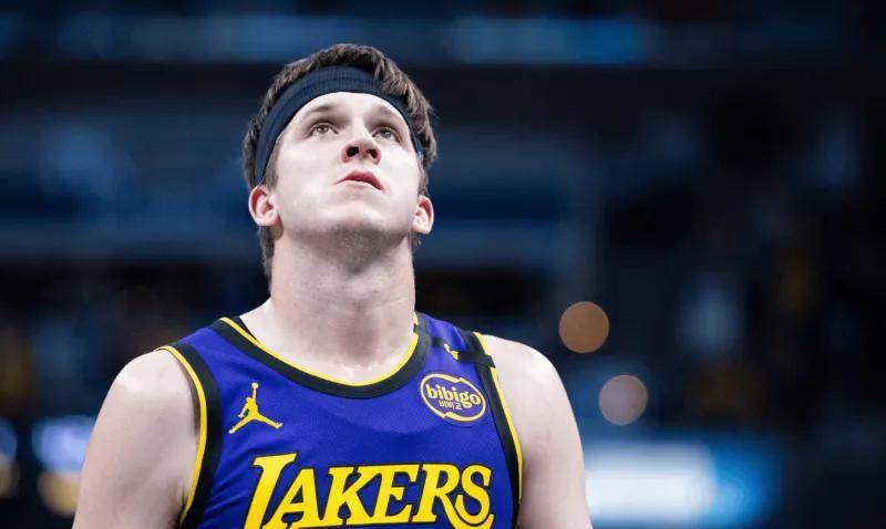 生产队的驴也不带这么玩的！雷迪克做个人吧！湖人场均伤一个，这比赛，还怎么打？