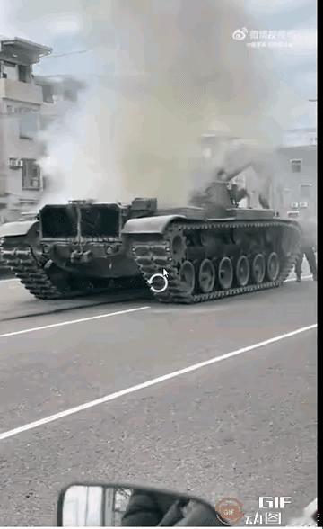 这个短片在台岛网络上非常非常的流行。今天上午当台军知道解放军演习的消息之后。