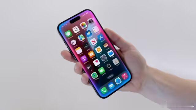 全新Siri自动删除聊天记录，类似iMessage的功能。可以设置聊天记录30天