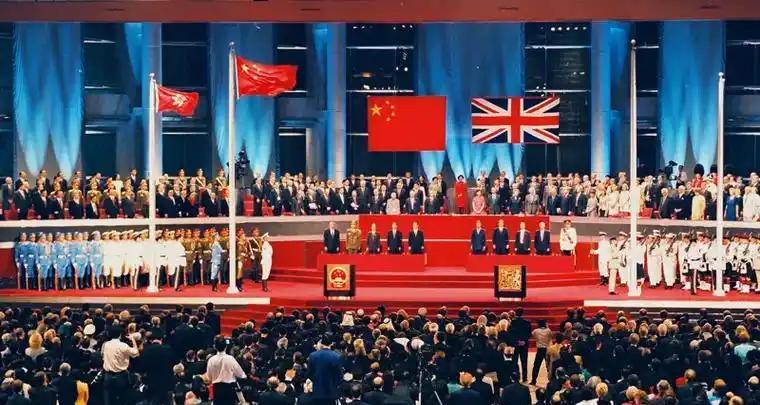 咱们很多人都认为香港之所以能回归，是因为租期到了，但其实根本不是那么回事，如果英