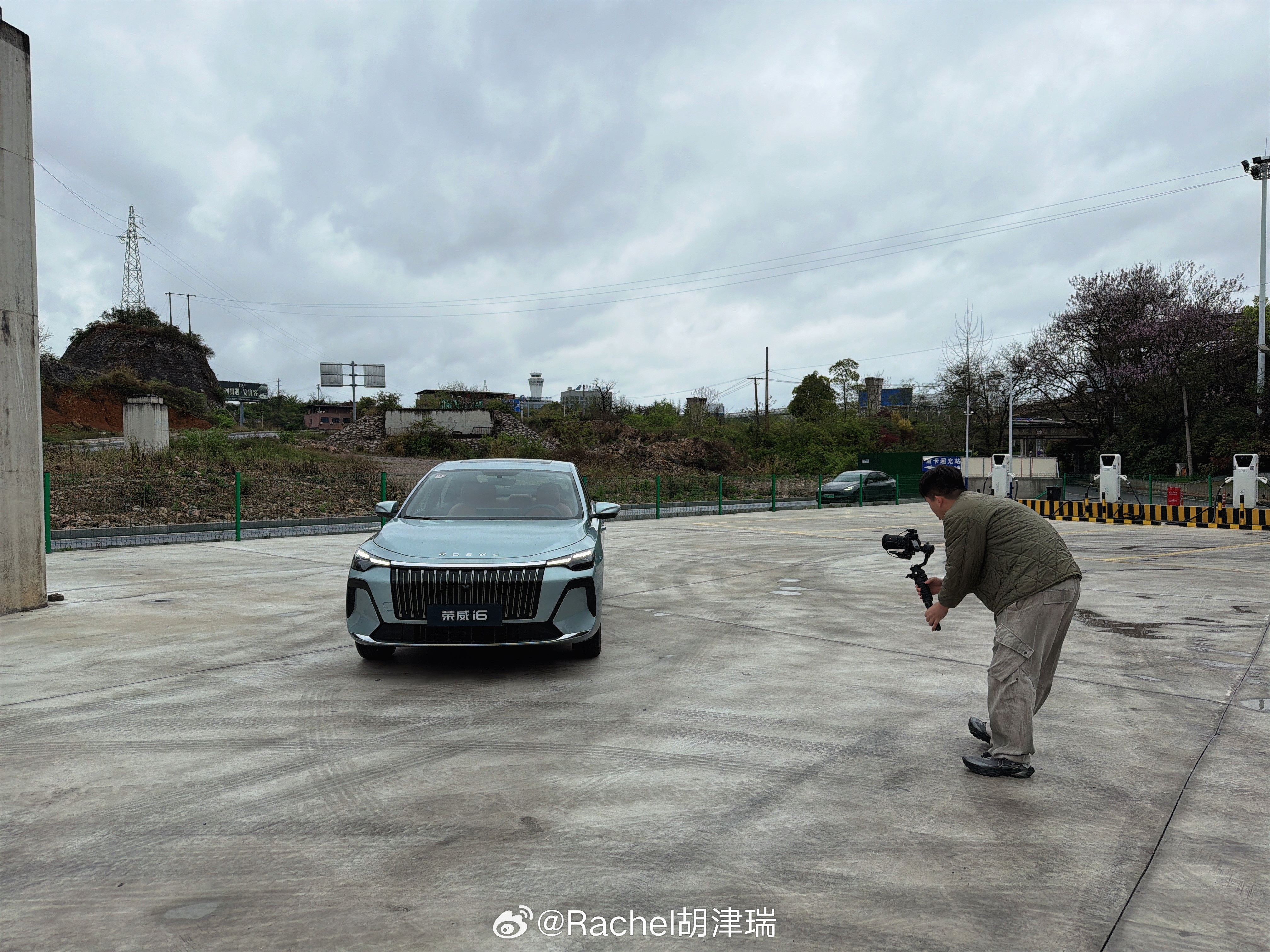 欢迎收看小胡打工日记📓贵阳的天气昼夜温差太大了昨天还夏天🔥热今天穿羽绒