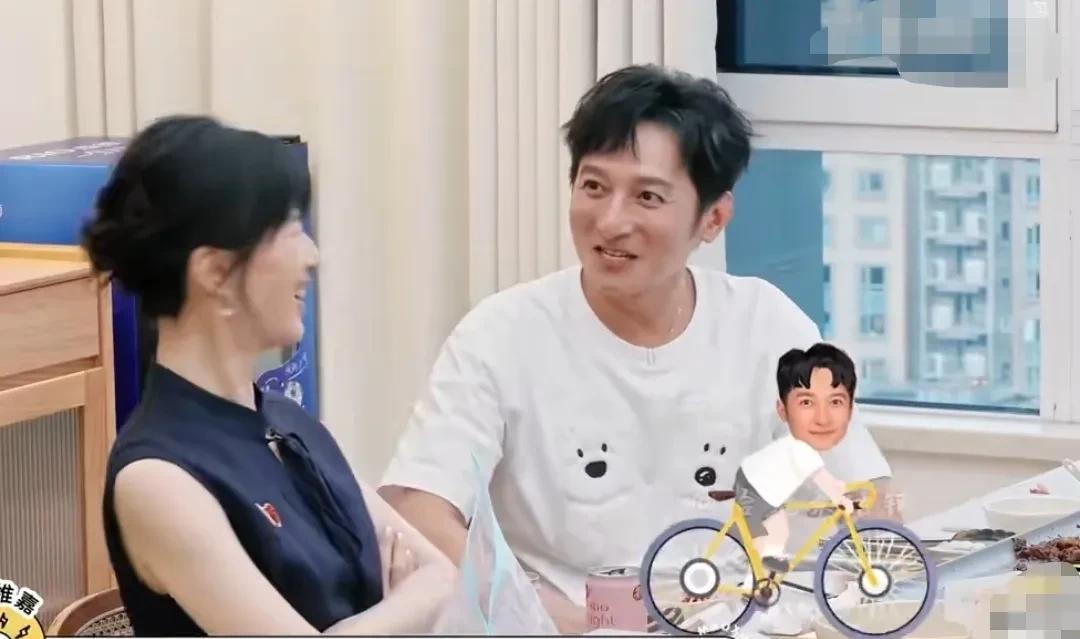 李维嘉说：我在高中的时候，就在电台做兼职。一个礼拜大概可以赚6、7十块，一个月几