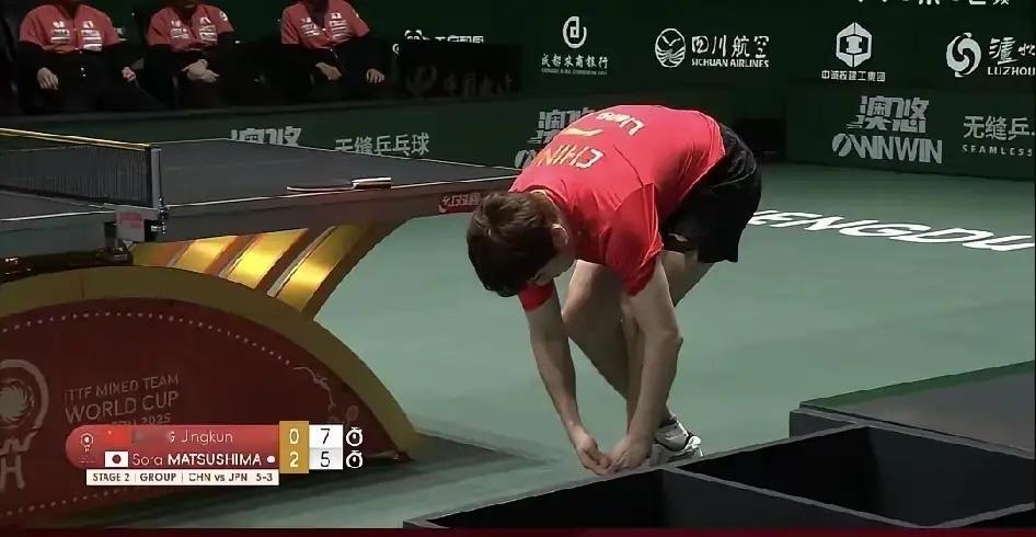 梁靖崑和周雨是有心灵感应吗？梁靖崑对阵松岛辉空，前两局失利，第三局领先又被追分。