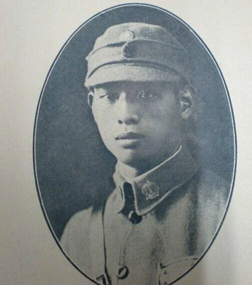 1939年，面对日军重兵包围，国军师长三次下令撤退，营长史恩华却说：“师长，不是