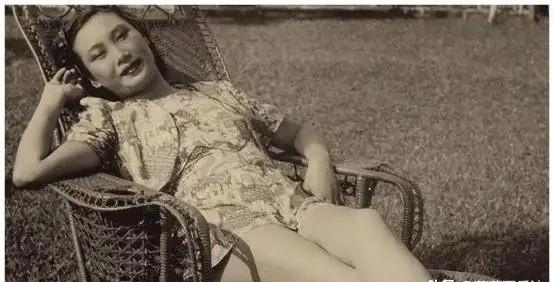 1938年，41岁戴笠借口加班，把秘书余淑衡，带到了卧房，戴笠递给她一杯咖啡：“