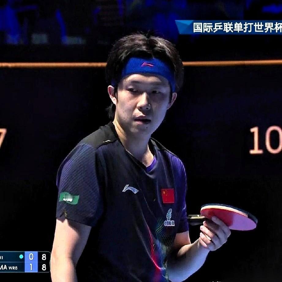伦敦世乒赛男团这先发阵容，一看就透着一股邪劲儿。世界第五的林诗栋，直接被按在了