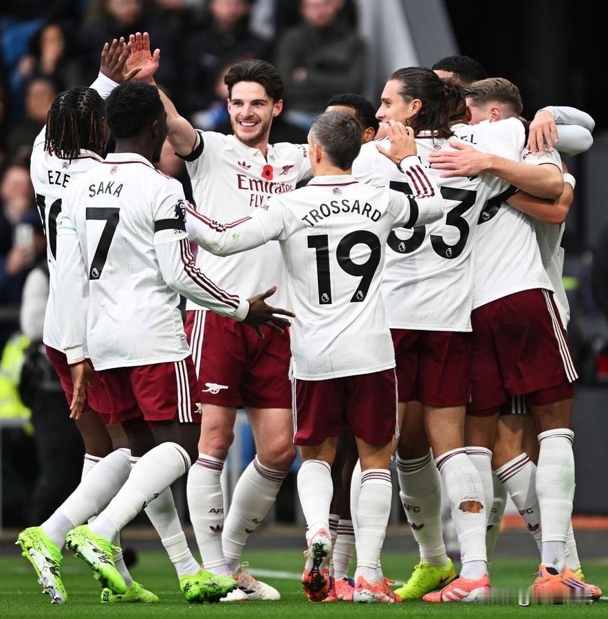 本赛季英超的两支极致球队！曼城射手榜：哈兰德（13球）切尔基（1球）福登（1