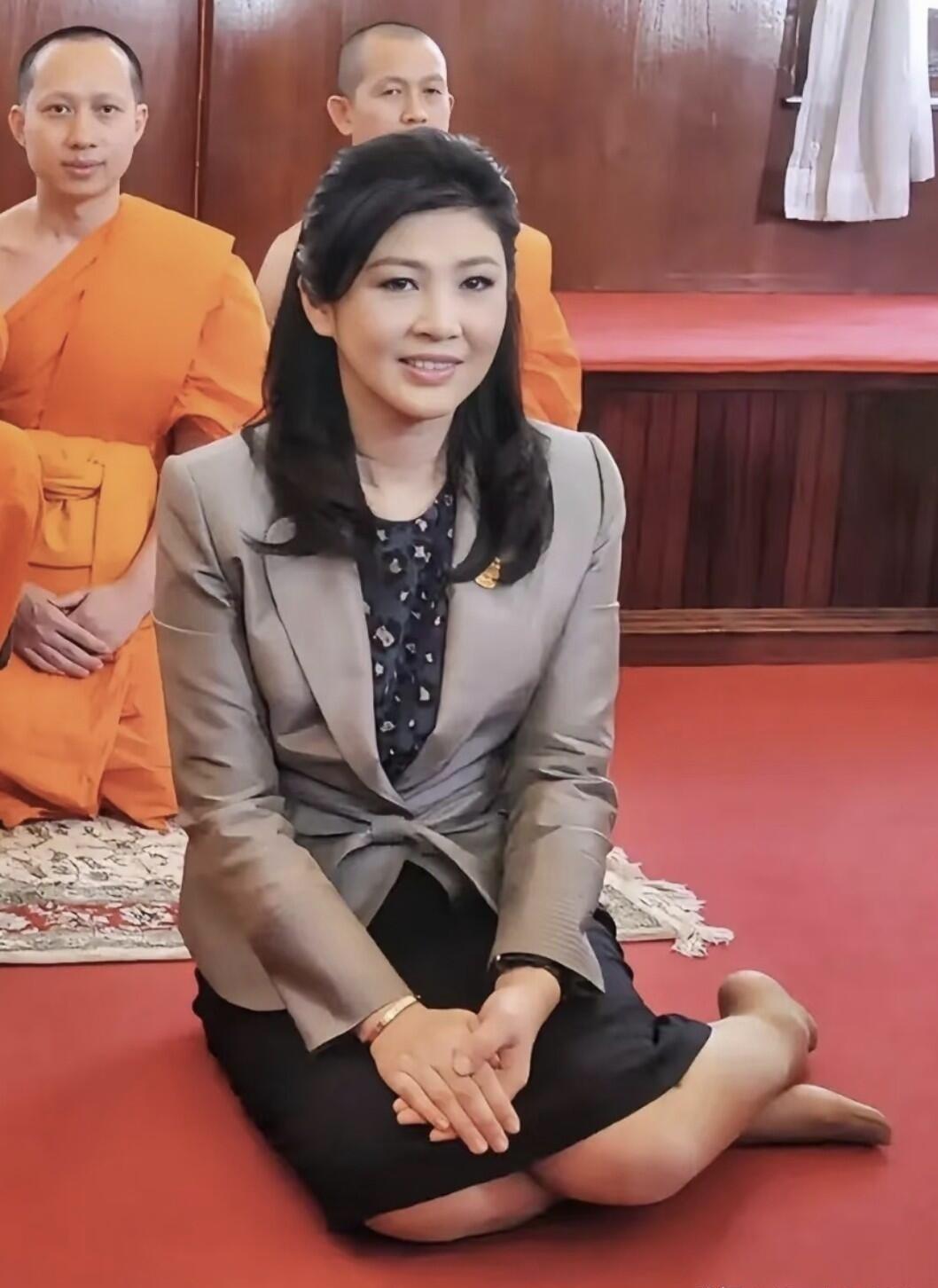 年轻的英拉称得上亚洲第一美女，什么李嘉欣、林青霞，都被秒成了渣，都吹林青霞是绝世