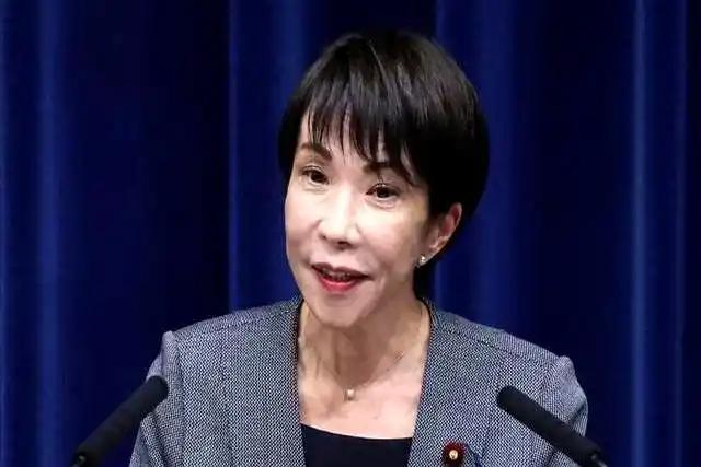 高市亲自指挥试采稀土，日本网友提前开香槟：中国要哭了日本首相高市早苗踩着中国