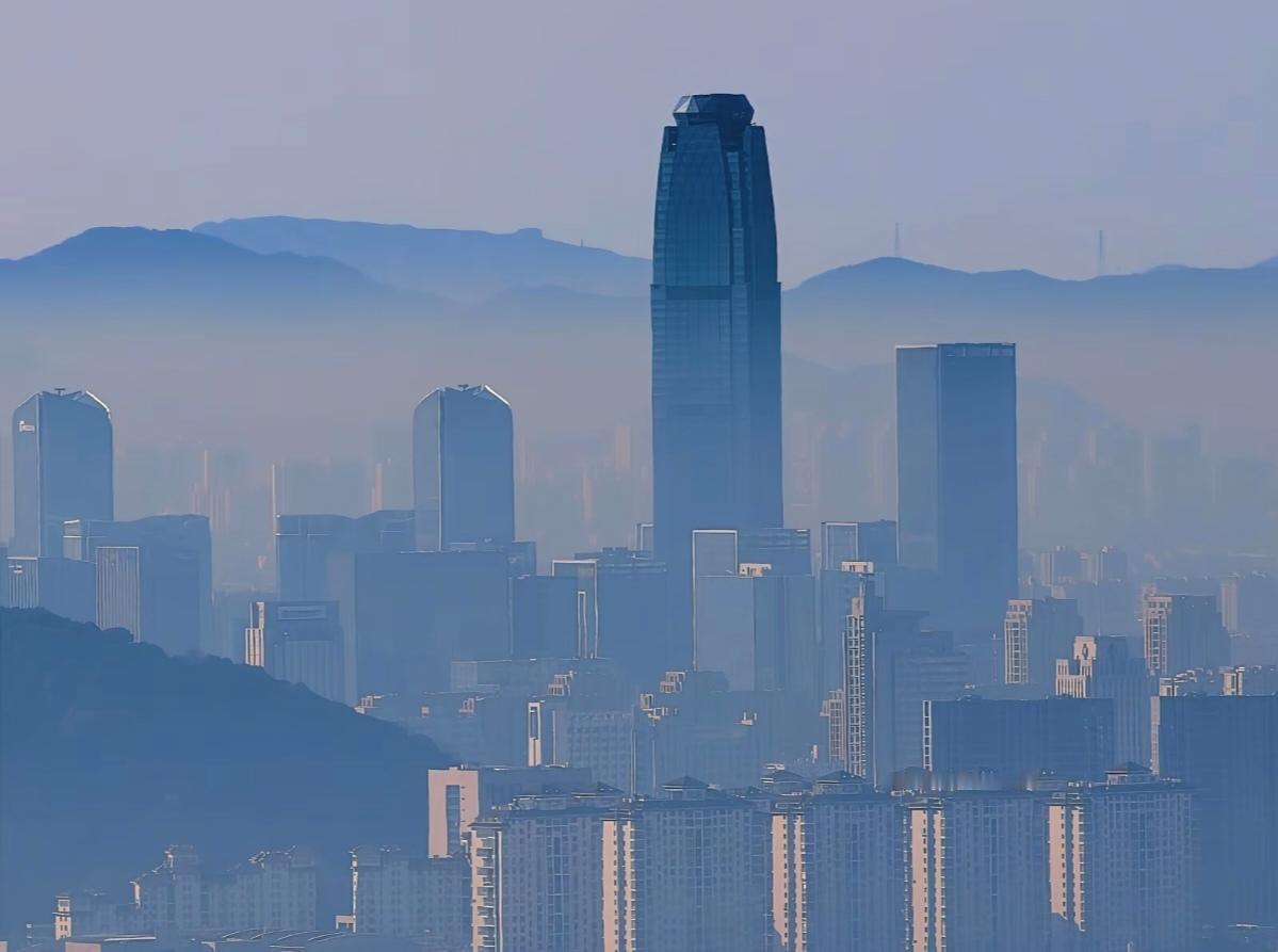 作为台州的核心城区，椒江这些年，城区发展也挺快的。从这些画面的角度看过去，台州也